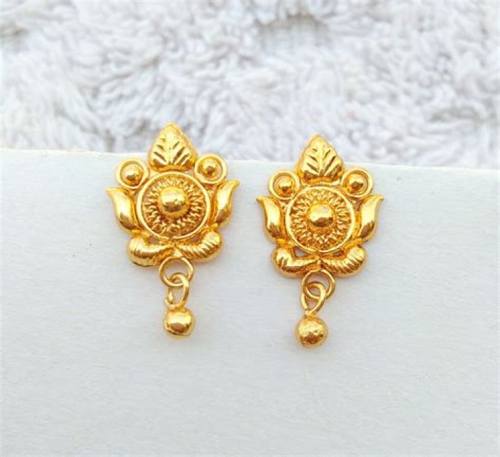 Can gold wear away?