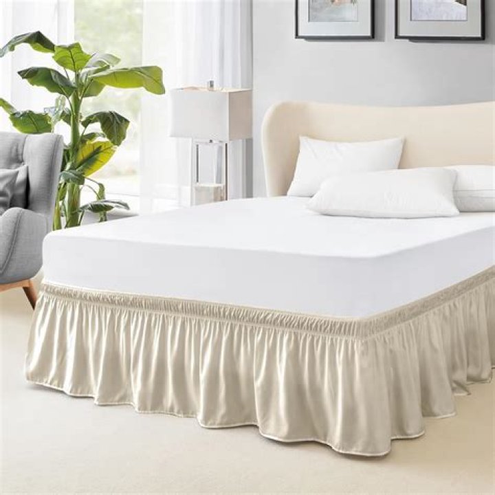 Can you wear a skirt to prom?