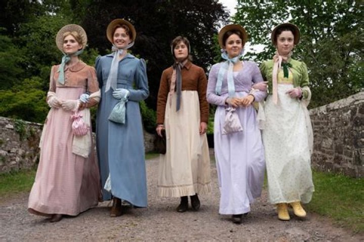 How many sisters are in the Bennet family?